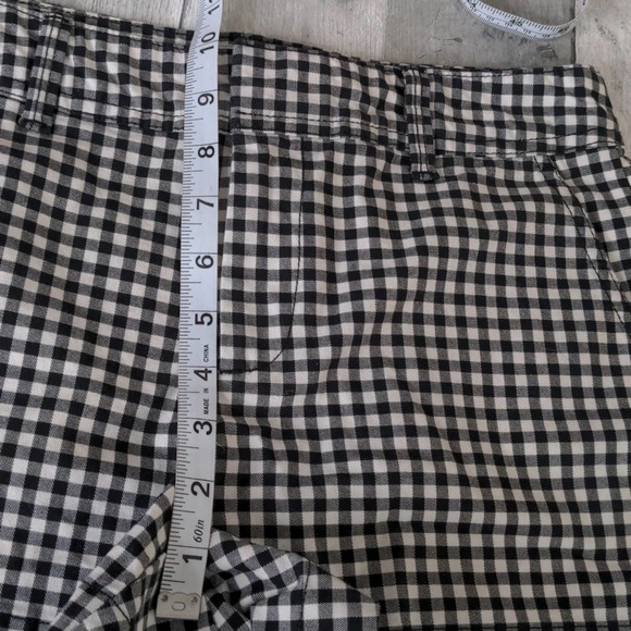 GAP Black & White Checkered City Shorts 3" inseam size 2 - Picture 8 of 12